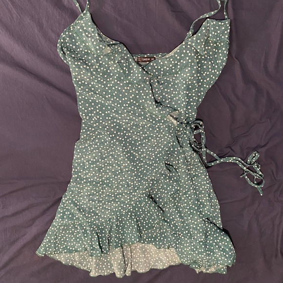 Dresses & Skirts - Green Heart Print Wrap Dress Plus Size